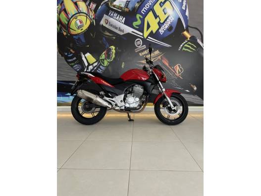 HONDA - CB 300R - 2011/2012 - Vermelha - R$ 12.900,00