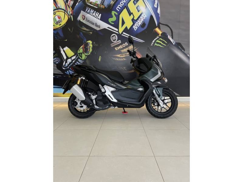 HONDA - ADV 150 - 2023/2024 - Verde - R$ 24.900,00