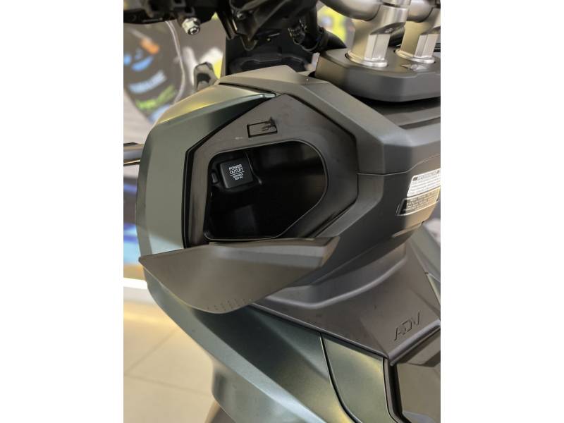 HONDA - ADV 150 - 2023/2024 - Verde - R$ 24.900,00