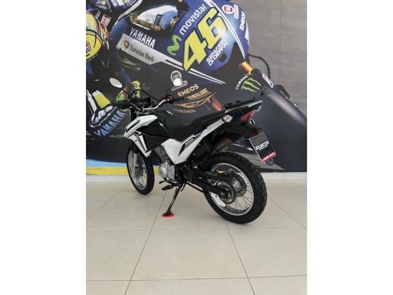 HONDA - NXR 160 - 2023/2023 - Branca - R$ 20.900,00