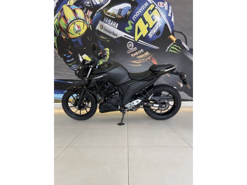 YAMAHA - FAZER - 2021/2022 - Preta - R$ 22.900,00