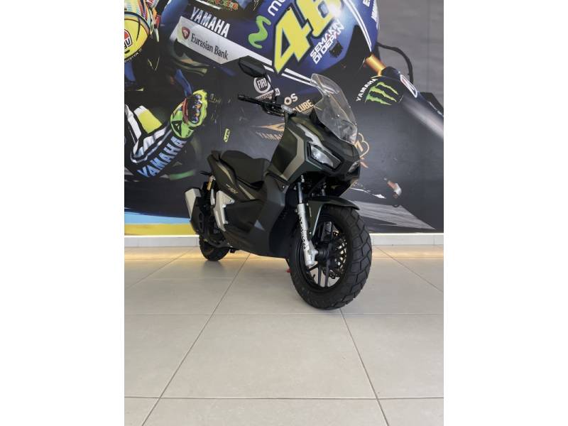 HONDA - ADV 150 - 2023/2024 - Verde - R$ 24.900,00