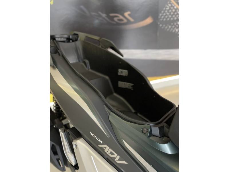 HONDA - ADV 150 - 2023/2024 - Verde - R$ 24.900,00